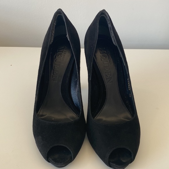 Alexander McQueen suede peep-toe heels with braided leather detail on heel 36/6 - Picture 10 of 16